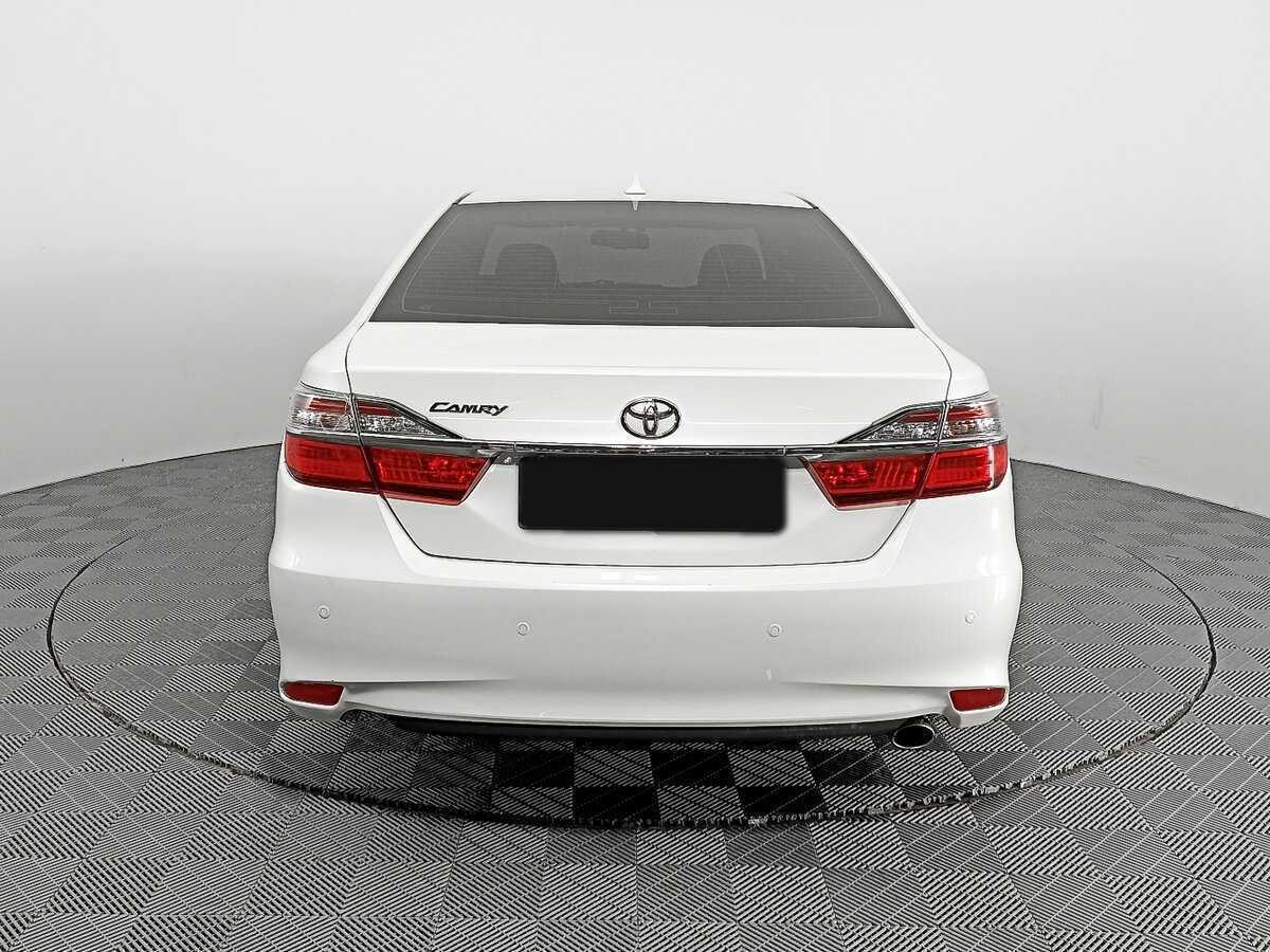 Toyota Camry с пробегом — 2017 год. Фото: #4
