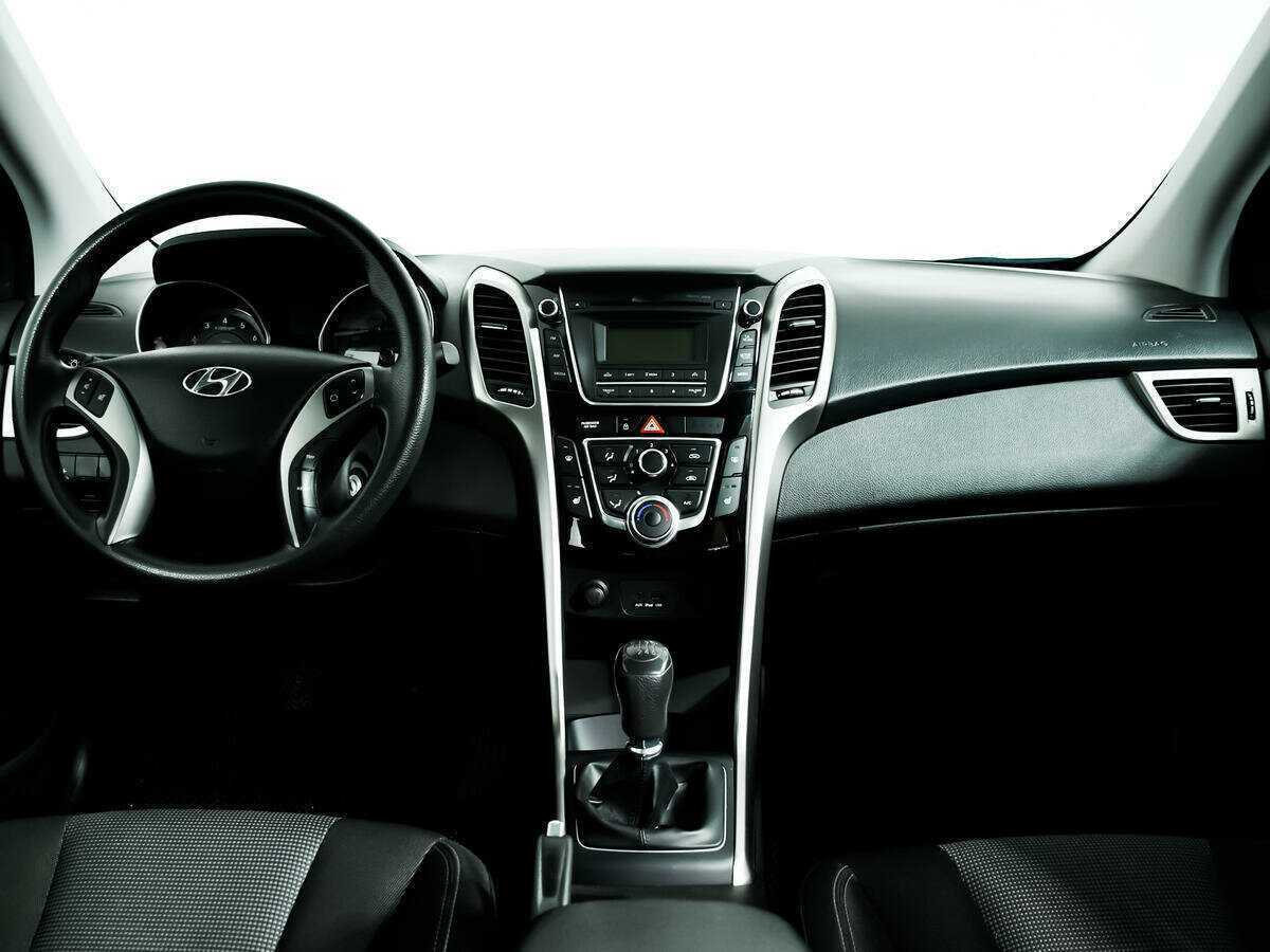Hyundai i30 с пробегом — 2014 год. Фото: #10