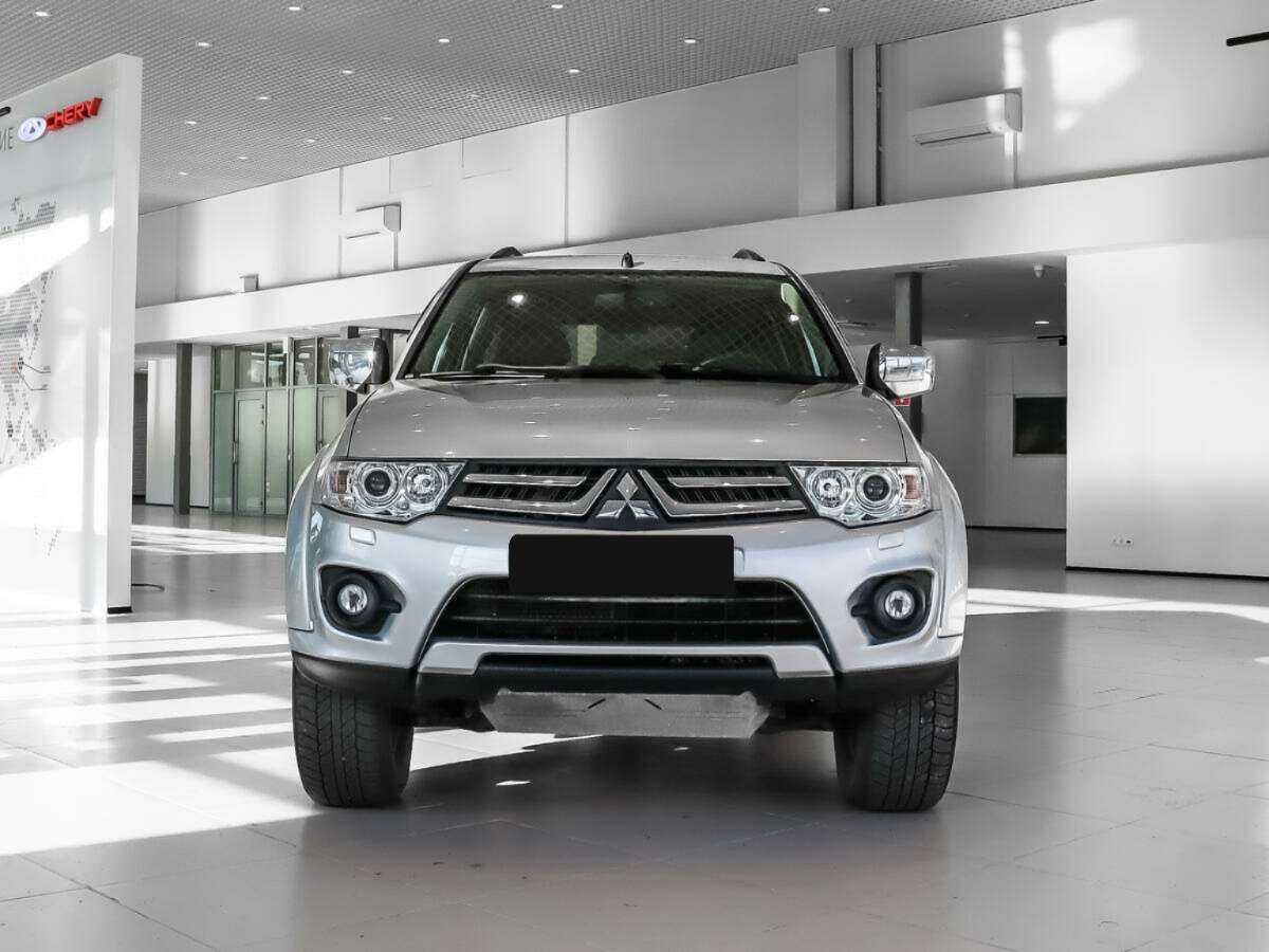 Mitsubishi Pajero Sport с пробегом — 2015 год. Посмотреть фото