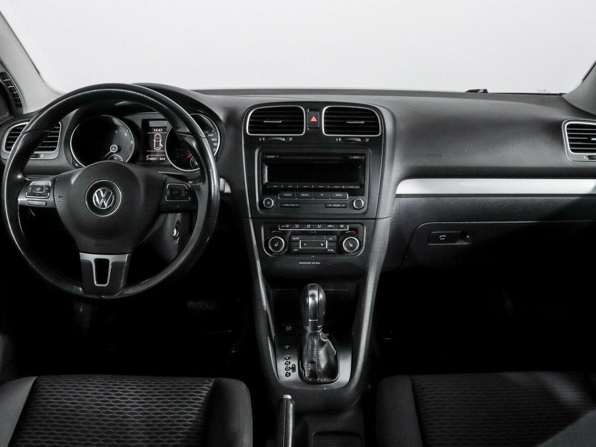 Volkswagen Golf с пробегом — 2012 год. Фото: #9