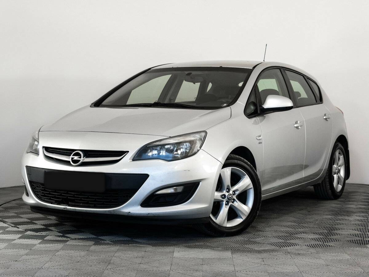 Opel Astra с пробегом — 2013 год. Фото: #0