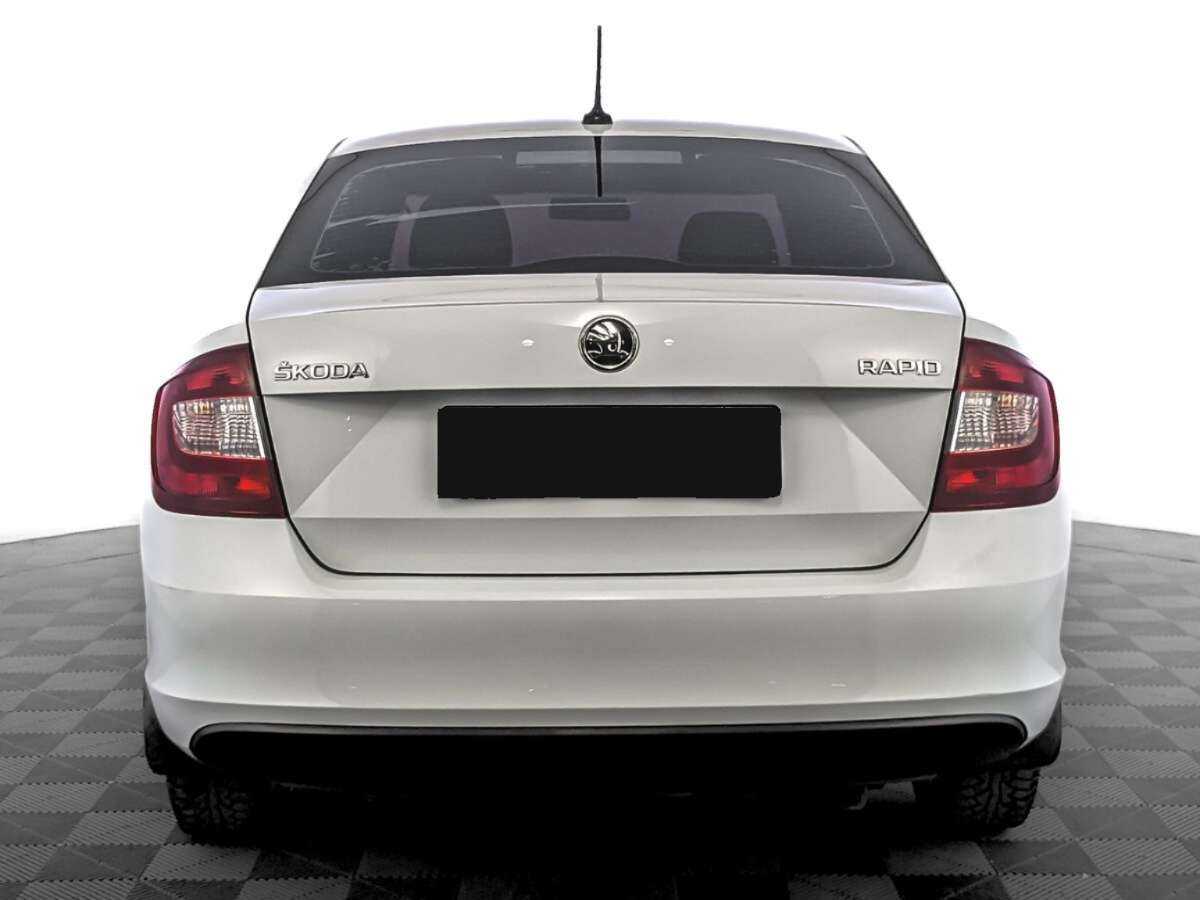 Skoda Rapid с пробегом — 2017 год. Фото: #5
