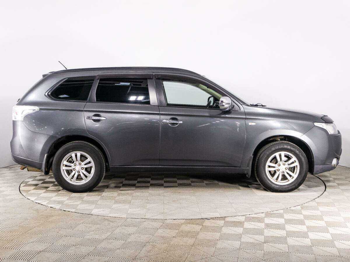 Mitsubishi Outlander с пробегом — 2013 год. Фото: #3