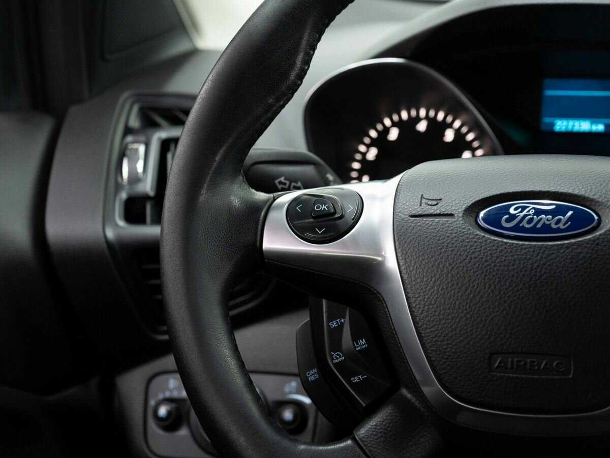 Ford Kuga с пробегом — 2014 год. Фото: #14