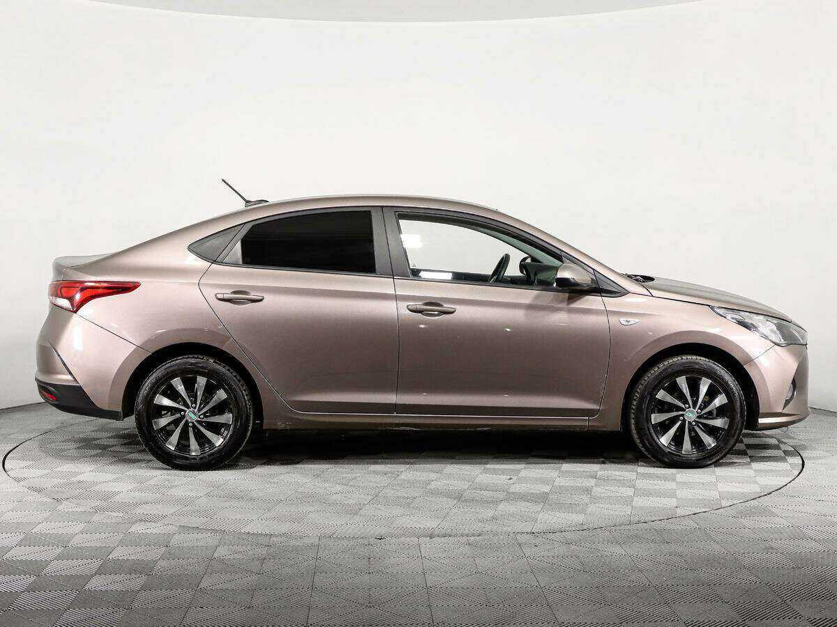 Hyundai Solaris с пробегом — 2020 год. Фото: #3