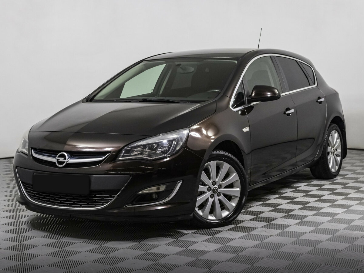 Opel Astra с пробегом — 2013 год. Фото: #0