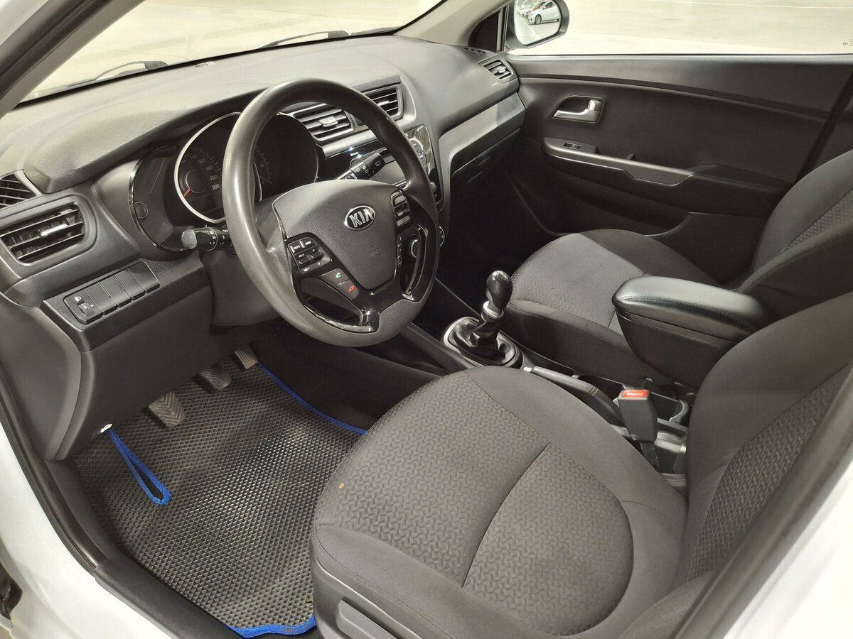 Kia Rio с пробегом — 2017 год. Фото: #14