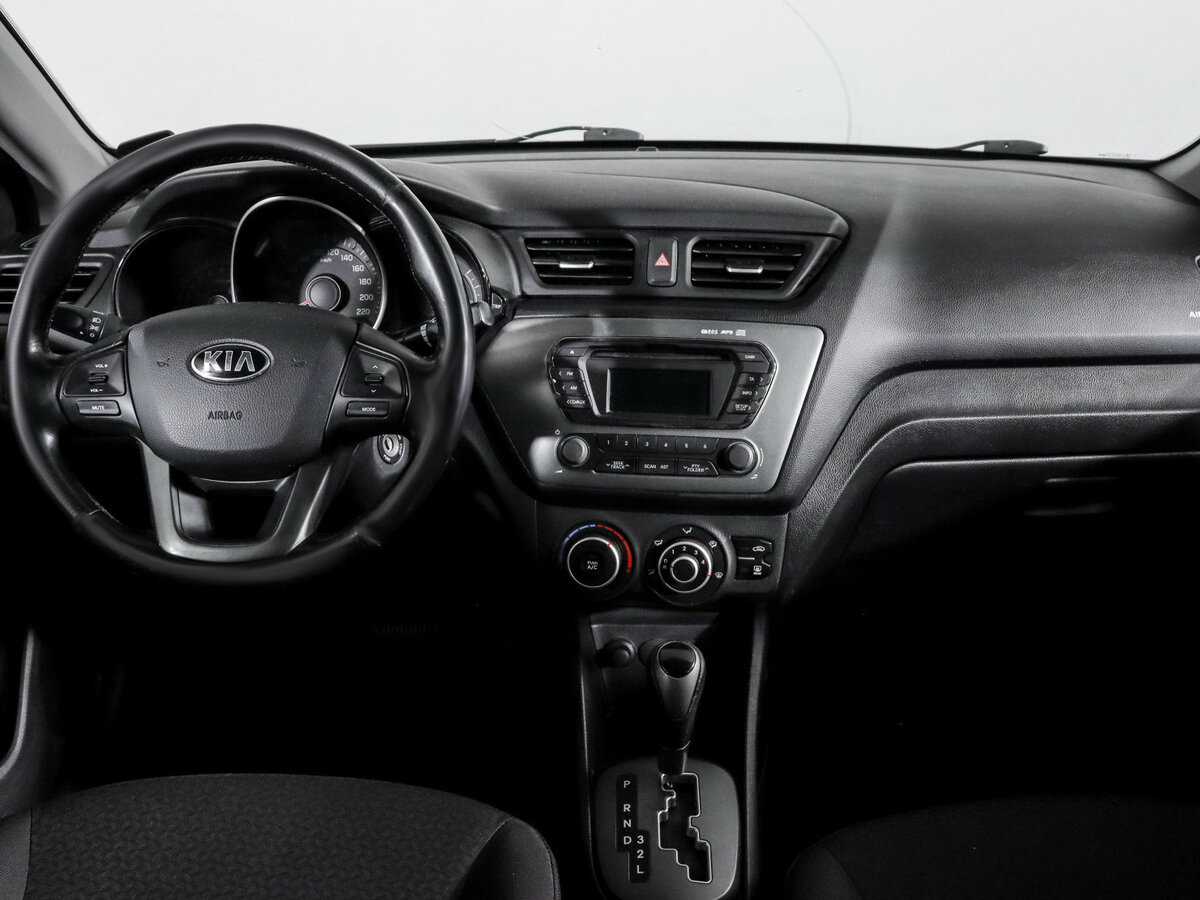 Kia Rio с пробегом — 2015 год. Фото: #8