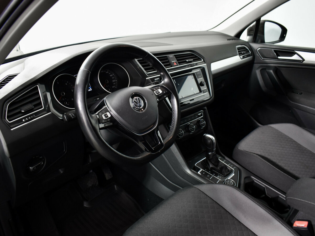 Volkswagen Tiguan с пробегом — 2018 год. Фото: #8
