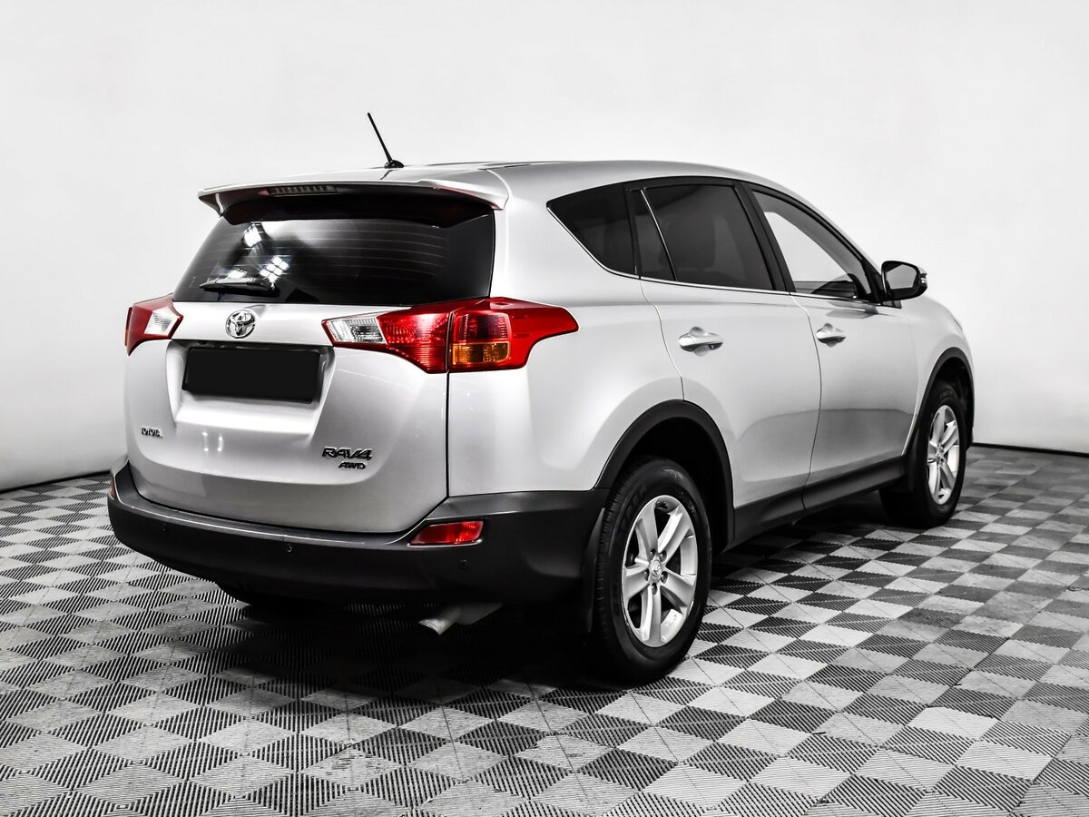 Toyota RAV4 с пробегом — 2013 год. Фото: #4