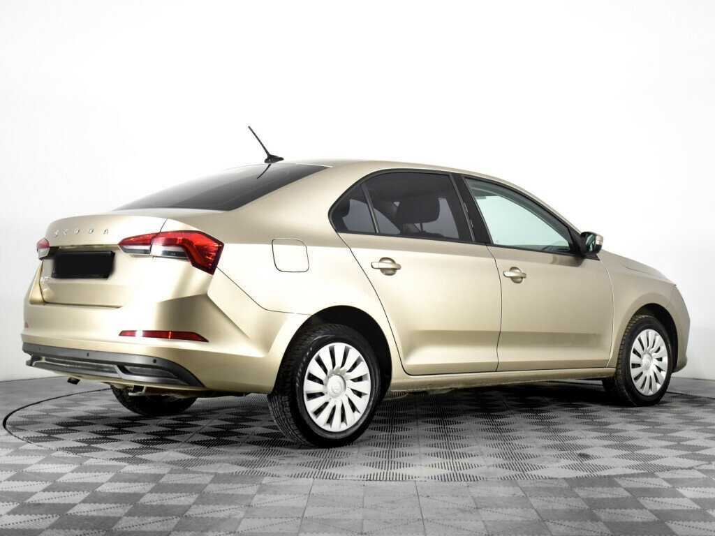 Skoda Rapid с пробегом — 2021 год. Фото: #3