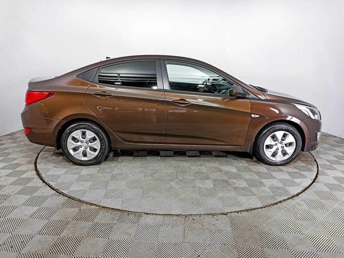 Hyundai Solaris с пробегом — 2015 год. Фото: #3