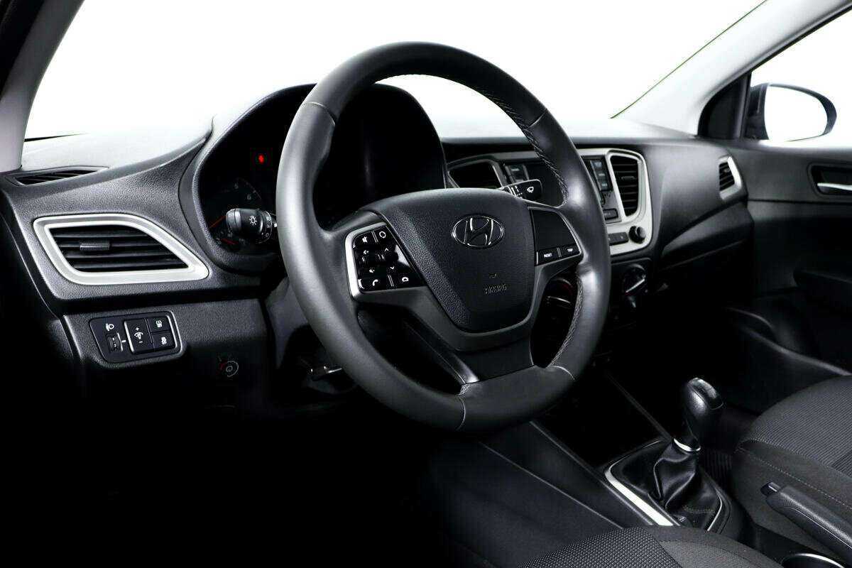 Hyundai Solaris с пробегом — 2021 год. Фото: #12