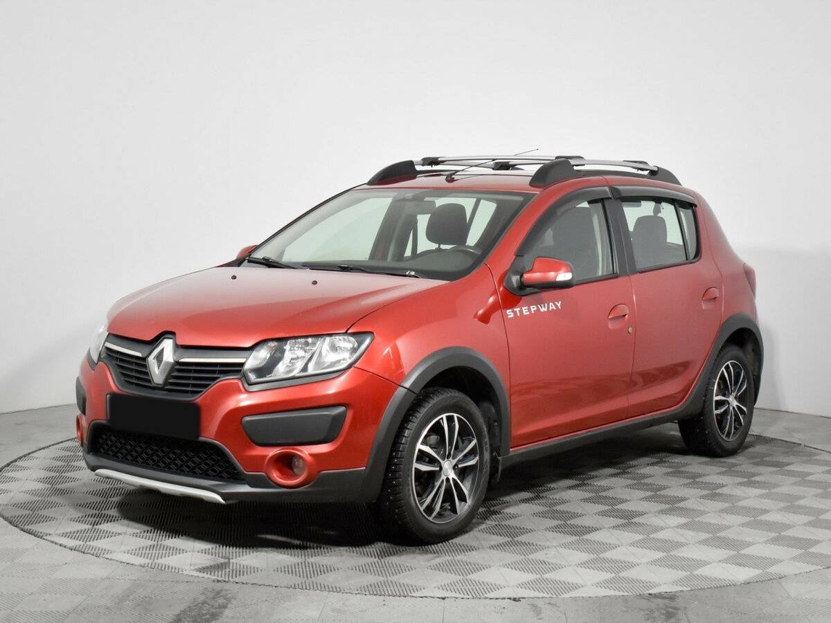 Renault Sandero с пробегом — 2016 год. Посмотреть фото