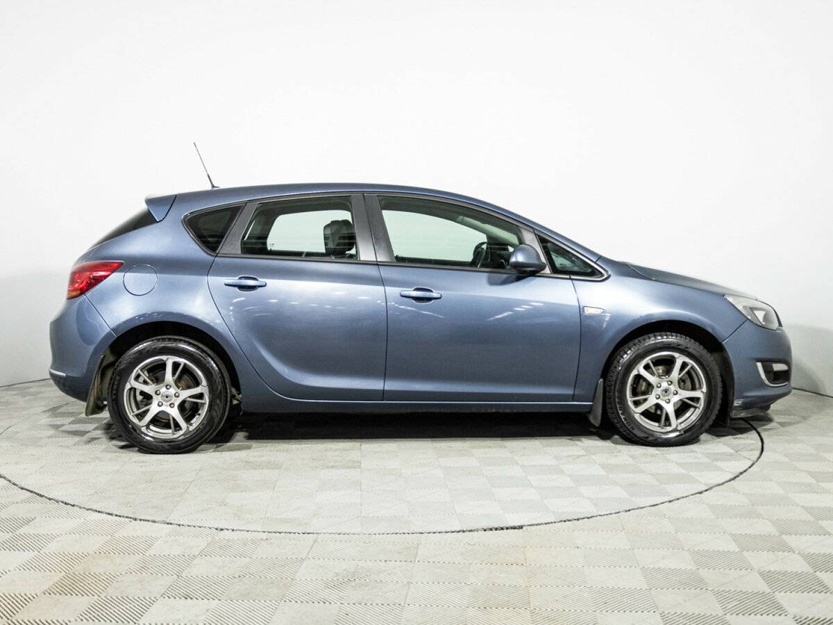 Opel Astra с пробегом — 2013 год. Фото: #3