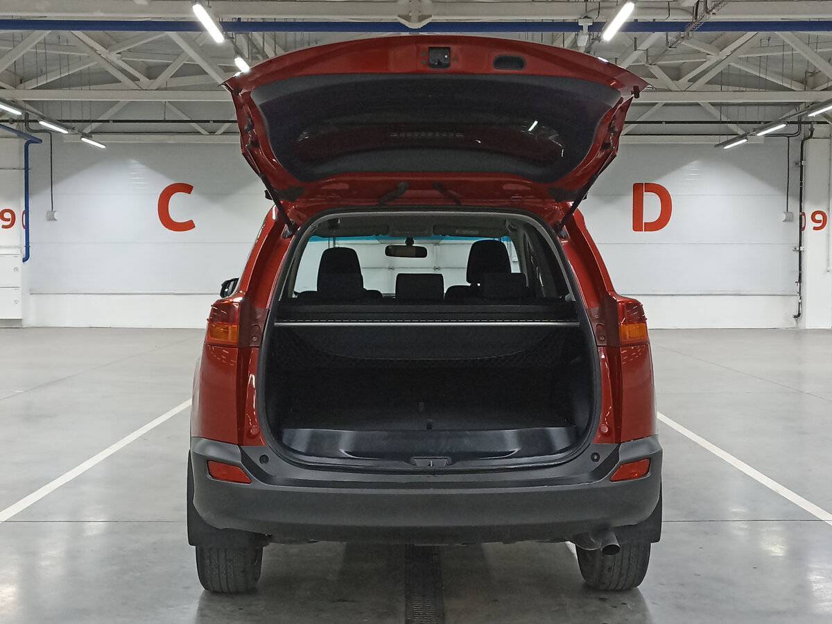 Toyota RAV4 с пробегом — 2014 год. Фото: #8