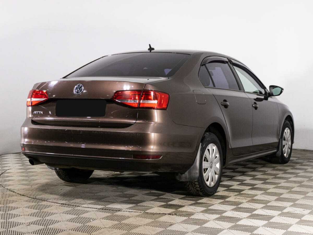 Volkswagen Jetta с пробегом — 2015 год. Фото: #4