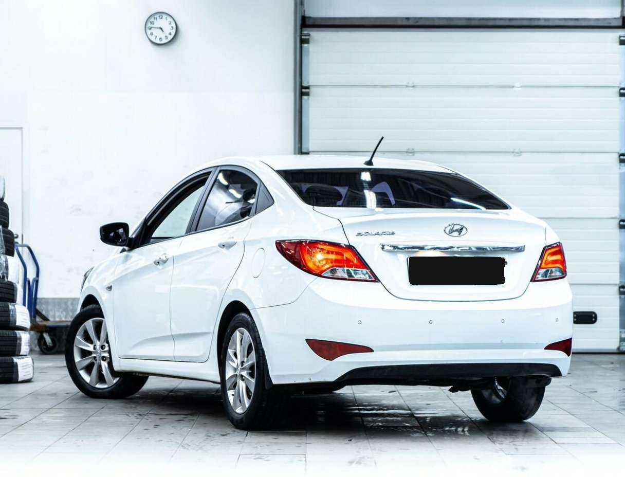 Hyundai Solaris с пробегом — 2015 год. Фото: #3