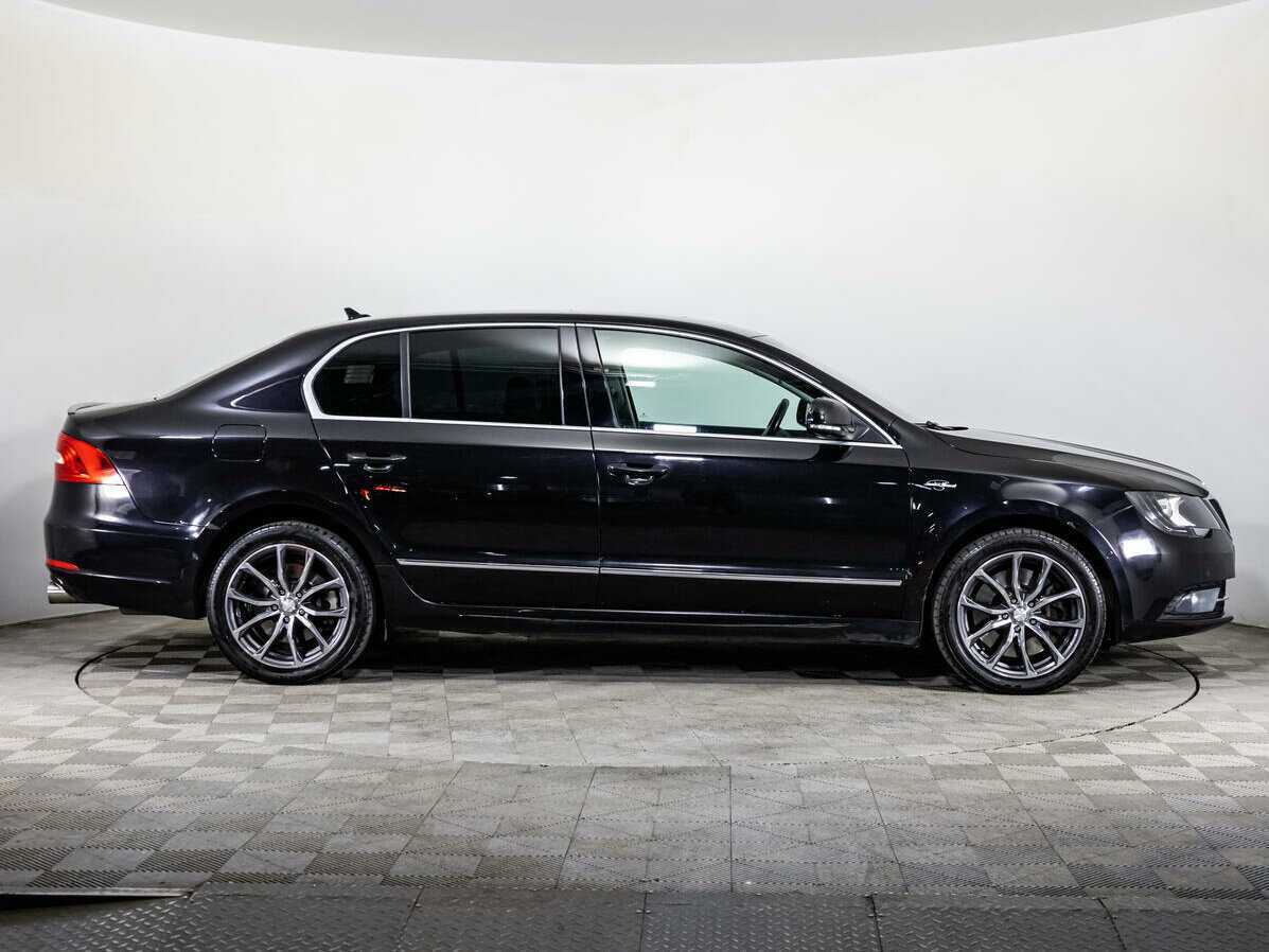 Skoda Superb с пробегом — 2014 год. Фото: #3