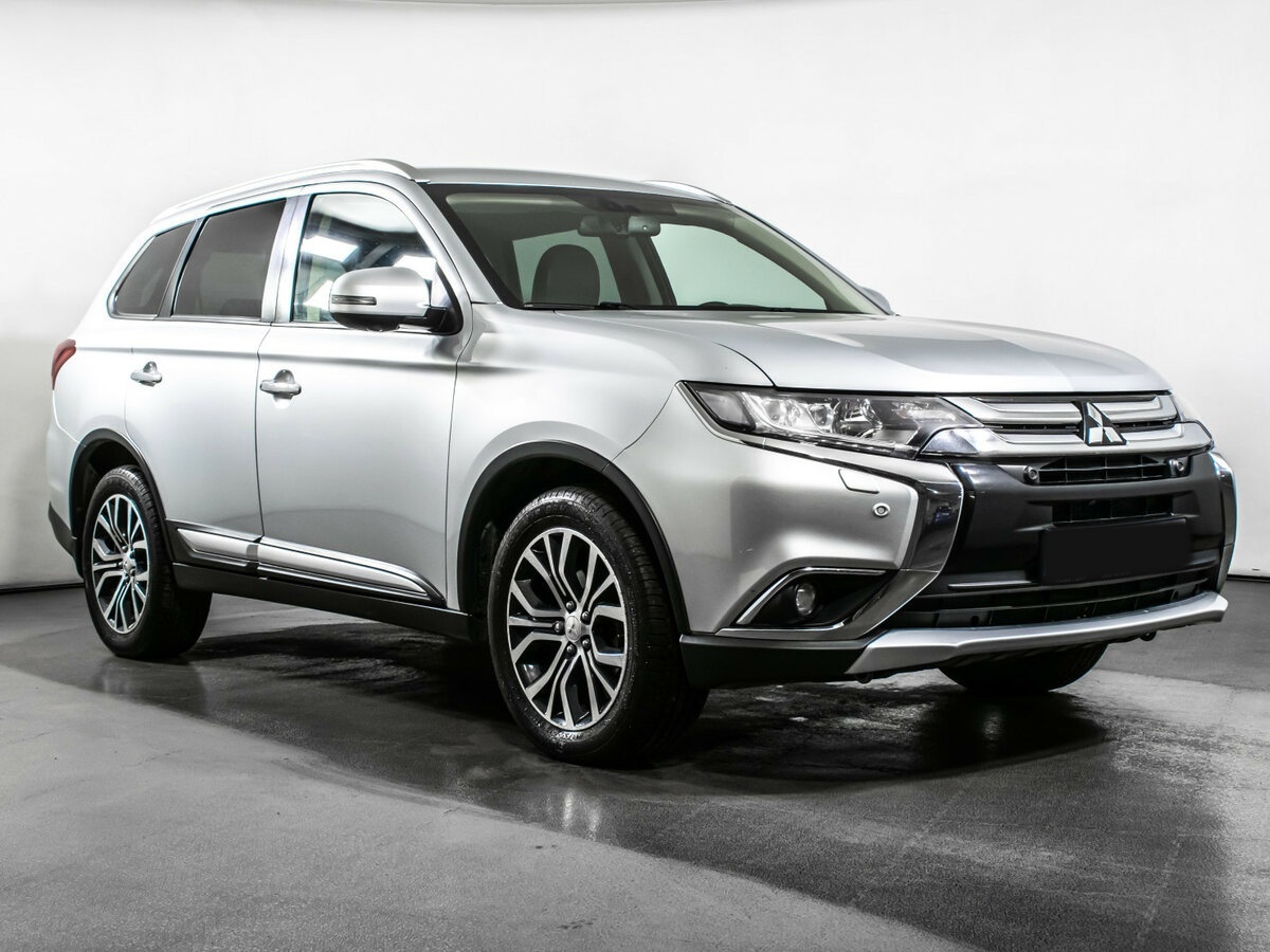 Mitsubishi Outlander с пробегом — 2017 год. Фото: #2
