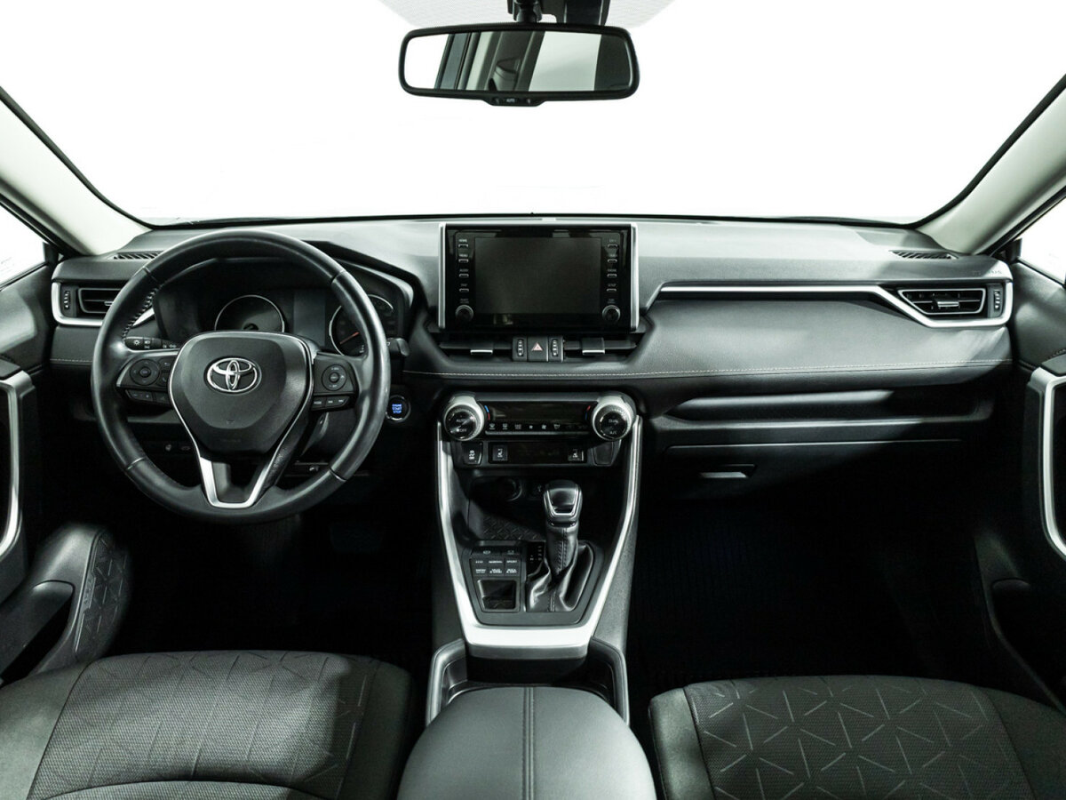 Toyota RAV4 с пробегом — 2021 год. Фото: #10