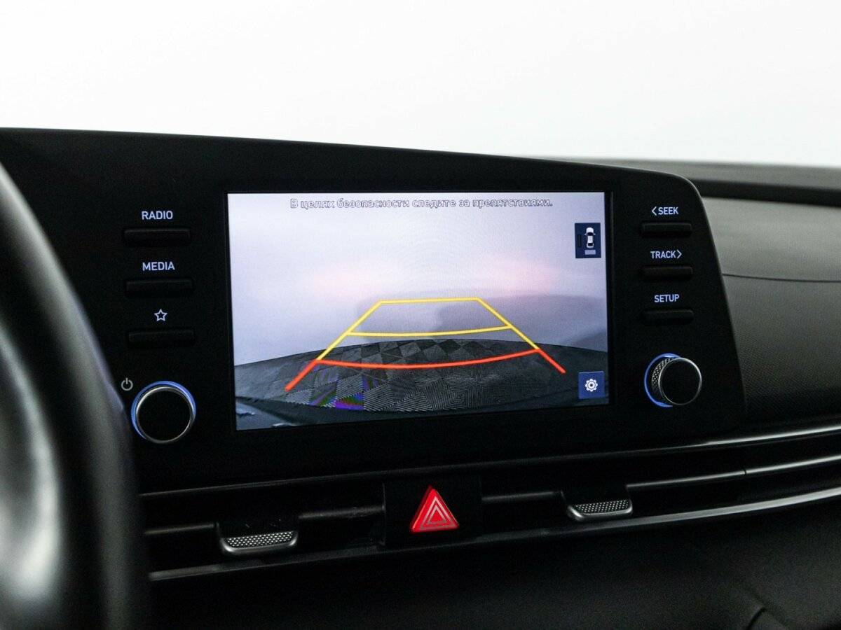 Hyundai Elantra с пробегом — 2021 год. Фото: #13