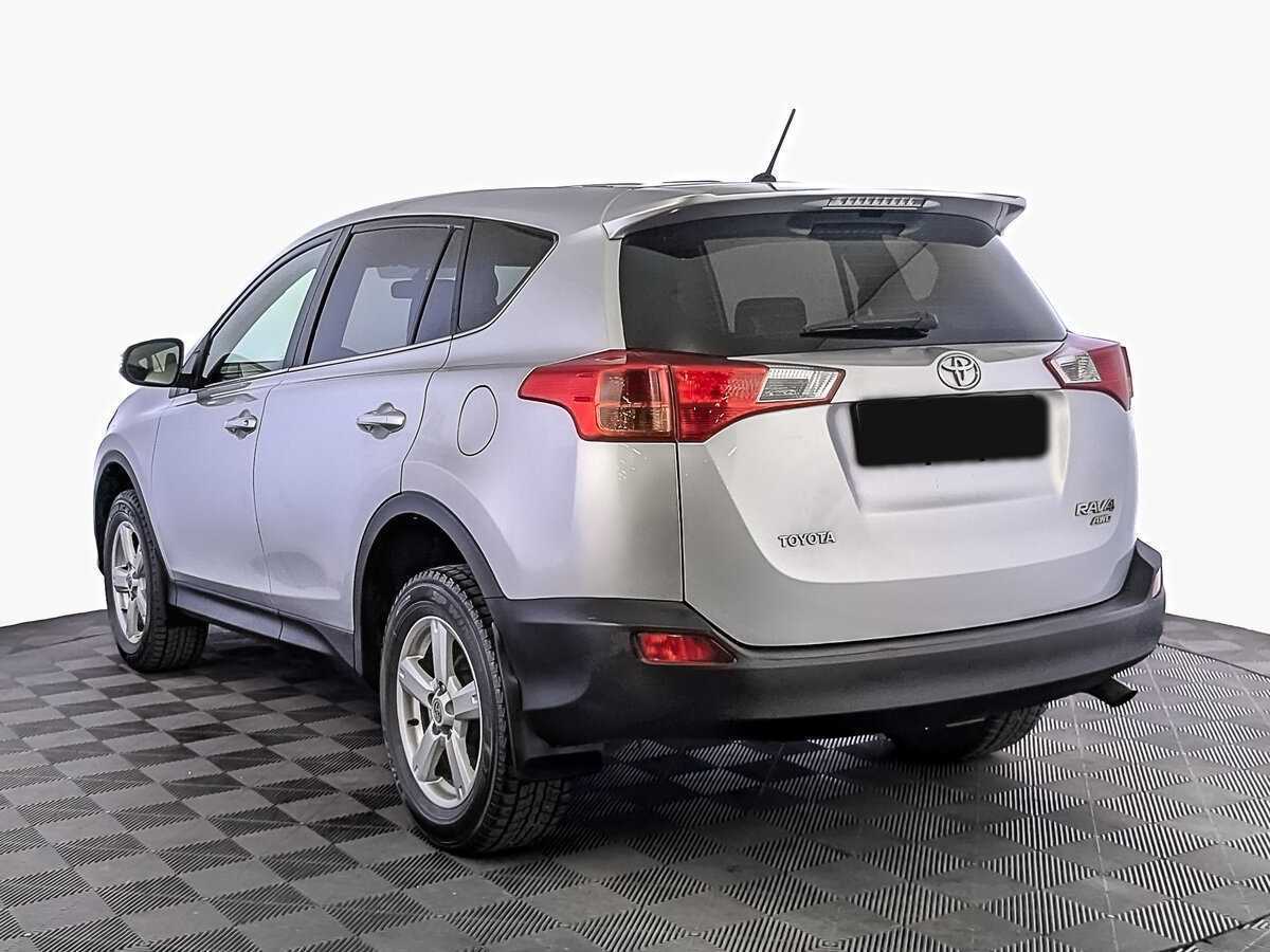 Toyota RAV4 с пробегом — 2013 год. Фото: #6