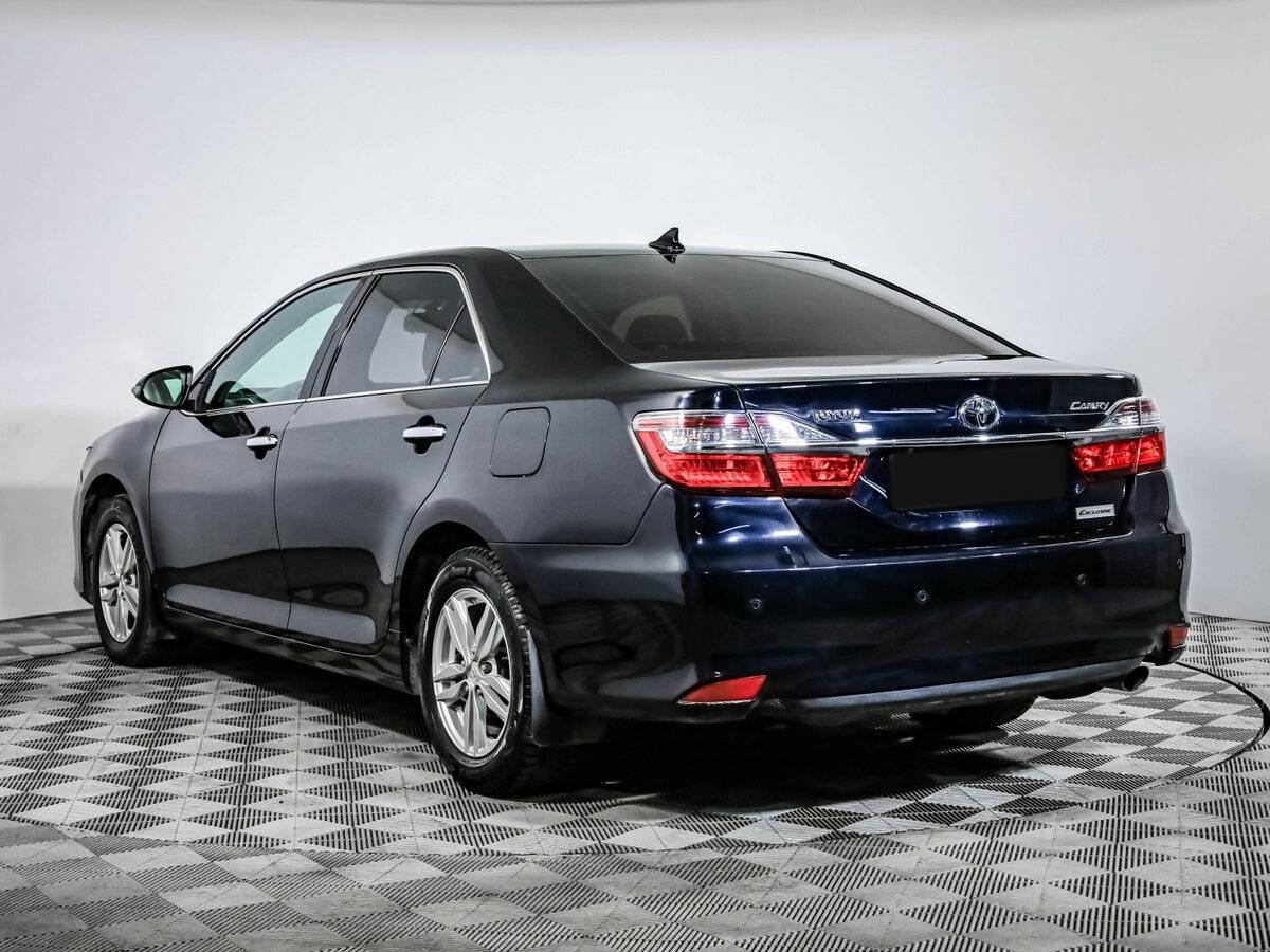 Toyota Camry с пробегом — 2017 год. Фото: #5
