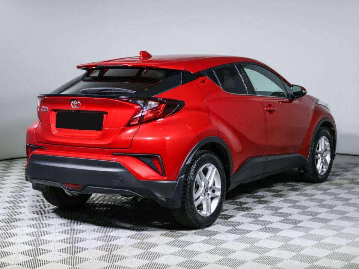 Toyota C-HR с пробегом — 2019 год. Фото: #3