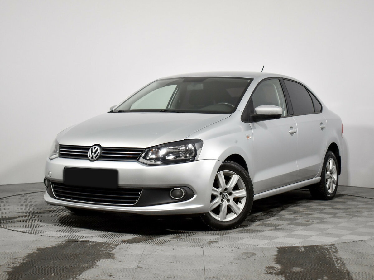 Volkswagen Polo с пробегом — 2015 год. Фото: #0