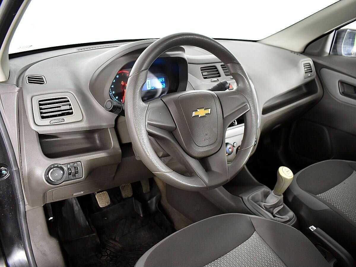 Chevrolet Cobalt с пробегом — 2013 год. Фото: #4