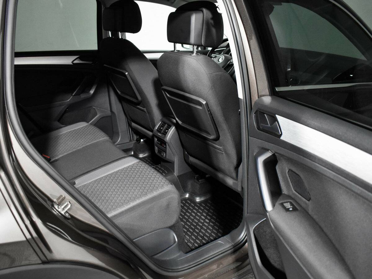 Volkswagen Tiguan с пробегом — 2018 год. Фото: #11