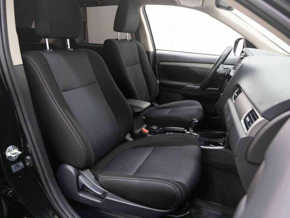 Mitsubishi Outlander с пробегом — 2018 год. Фото: #11
