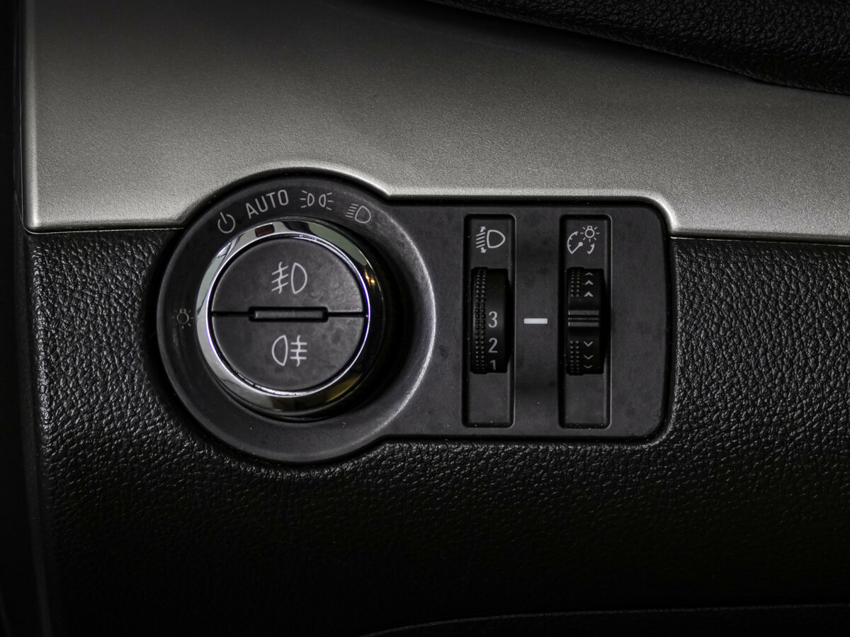 Opel Mokka с пробегом — 2013 год. Фото: #11
