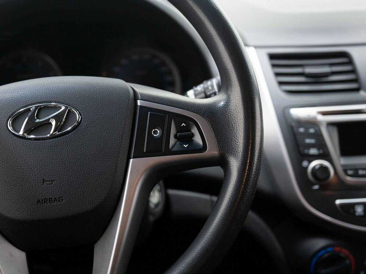 Hyundai Solaris с пробегом — 2014 год. Фото: #16