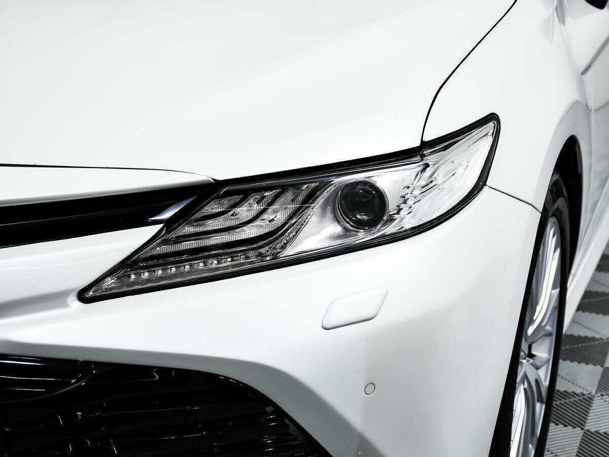 Toyota Camry с пробегом — 2019 год. Фото: #12