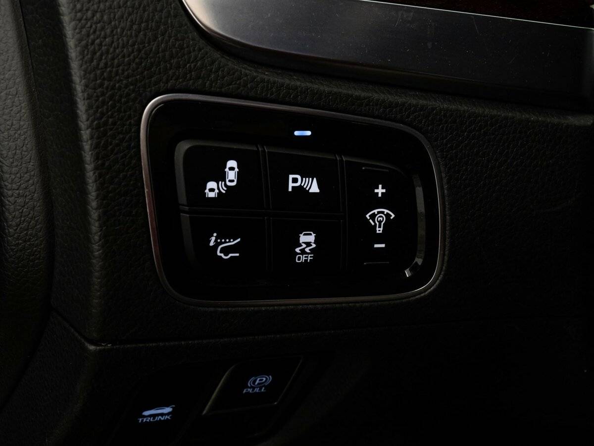 Hyundai Equus с пробегом — 2015 год. Фото: #24