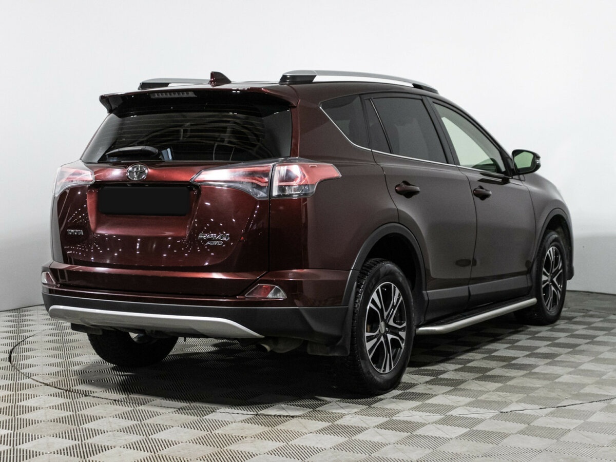 Toyota RAV4 с пробегом — 2016 год. Фото: #3
