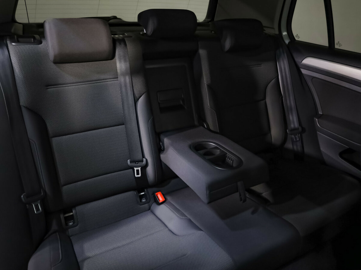 Volkswagen Golf с пробегом — 2015 год. Фото: #21
