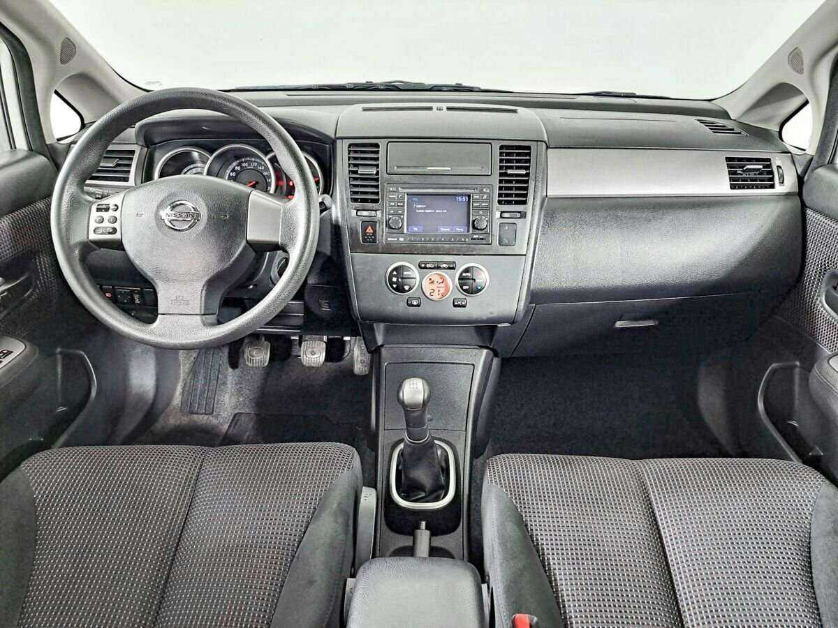Nissan Tiida с пробегом — 2012 год. Фото: #11