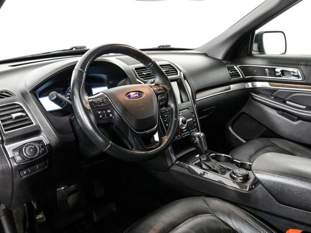 Ford Explorer с пробегом — 2018 год. Фото: #10