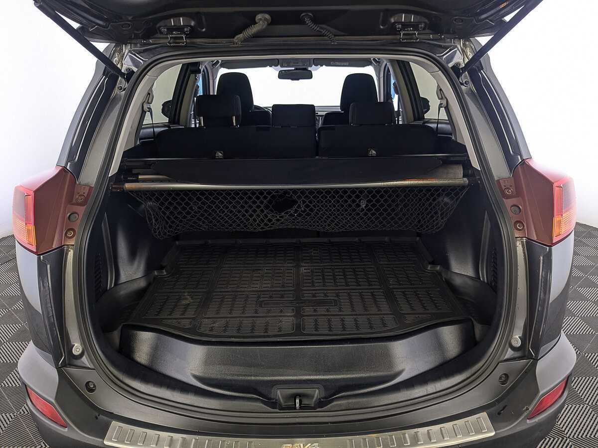 Toyota RAV4 с пробегом — 2014 год. Фото: #9