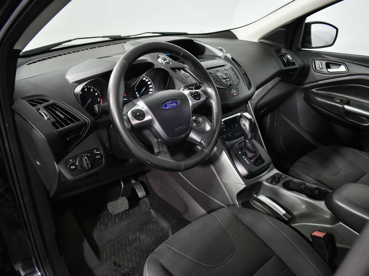 Ford Kuga с пробегом — 2014 год. Фото: #7