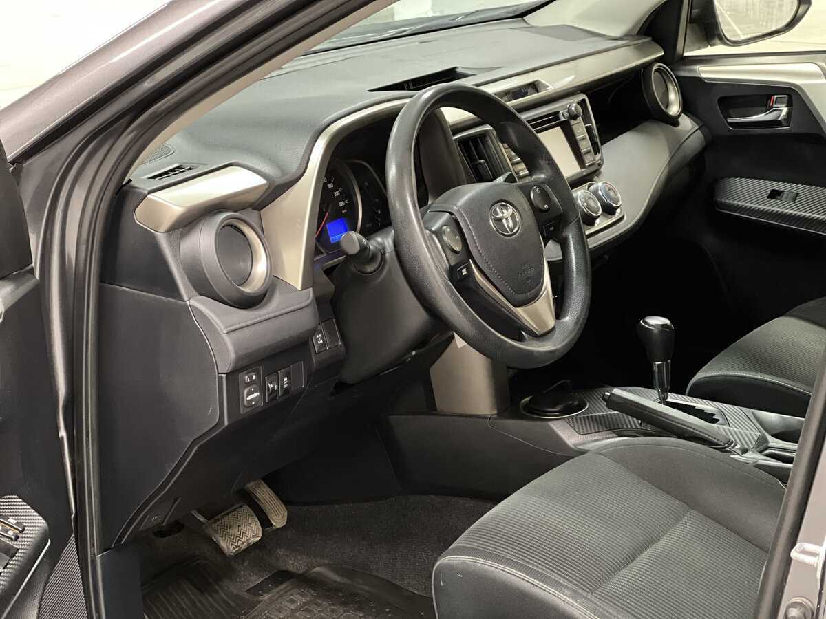 Toyota RAV4 с пробегом — 2014 год. Фото: #15