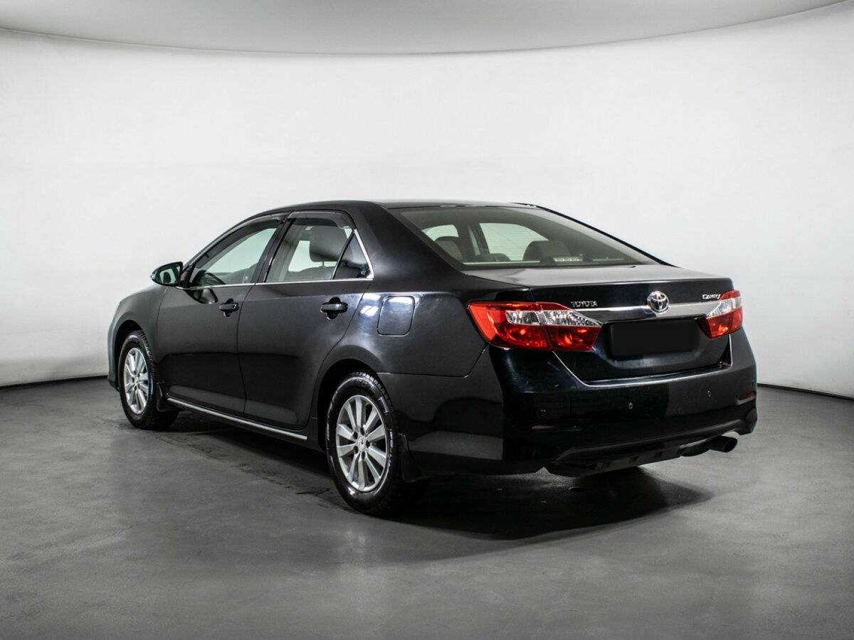 Toyota Camry с пробегом — 2013 год. Фото: #6