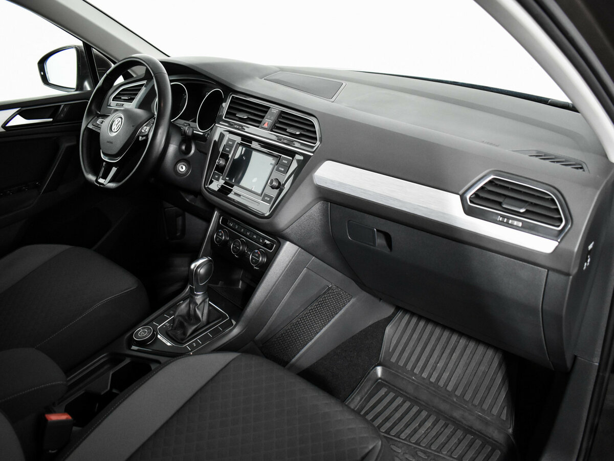 Volkswagen Tiguan с пробегом — 2018 год. Фото: #12