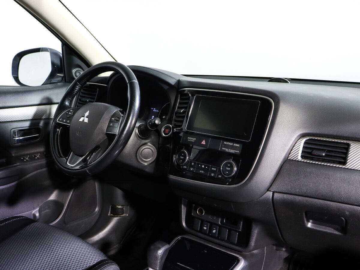 Mitsubishi Outlander с пробегом — 2018 год. Фото: #6