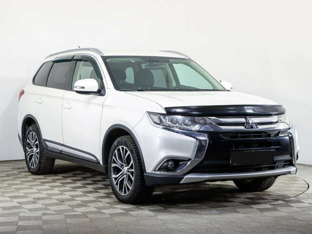 Mitsubishi Outlander с пробегом — 2015 год. Фото: #2
