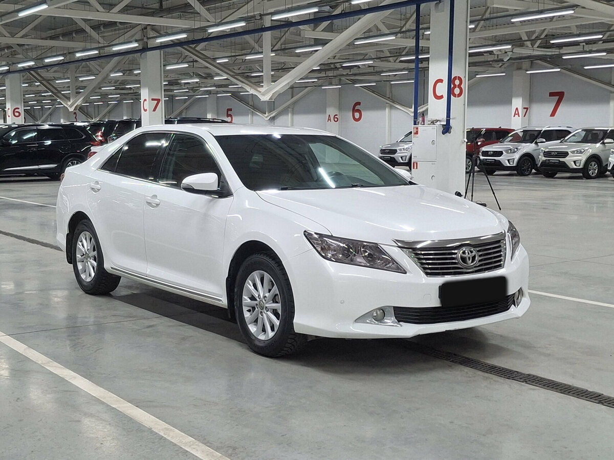 Toyota Camry с пробегом — 2013 год. Фото: #2