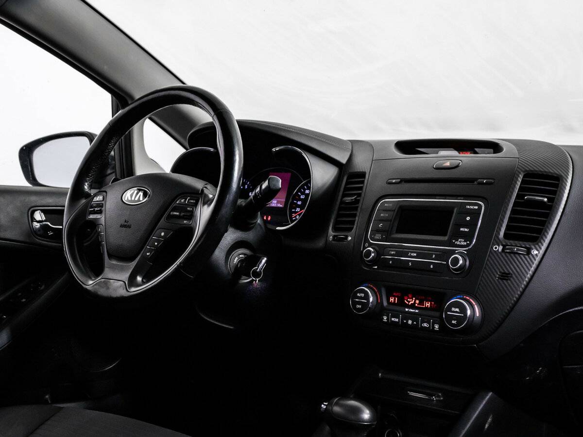 Kia Cerato с пробегом — 2016 год. Фото: #8